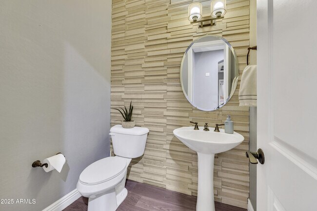 Building Photo - 4254 E Valencia Dr