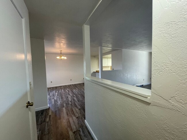 Building Photo - 3 bedroom, 2 bathroom, in East Medford