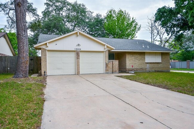 Building Photo - 19402 Leafwood Ln