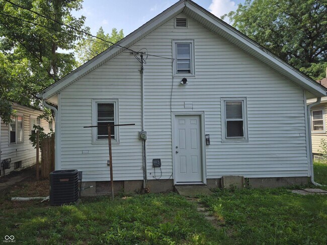 Building Photo - 2908 E 17th St
