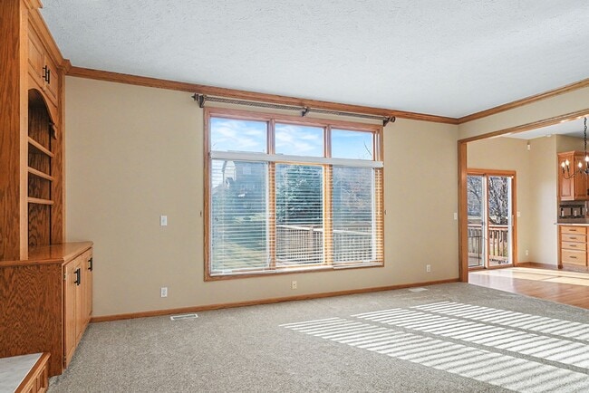 Building Photo - Spacious 4br/4.5 ba Home in Millard Mission Park Neighborhood. Huge Yard, 3 Car Garage