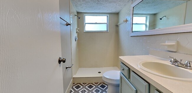 Building Photo - 7431 San Moritz Dr