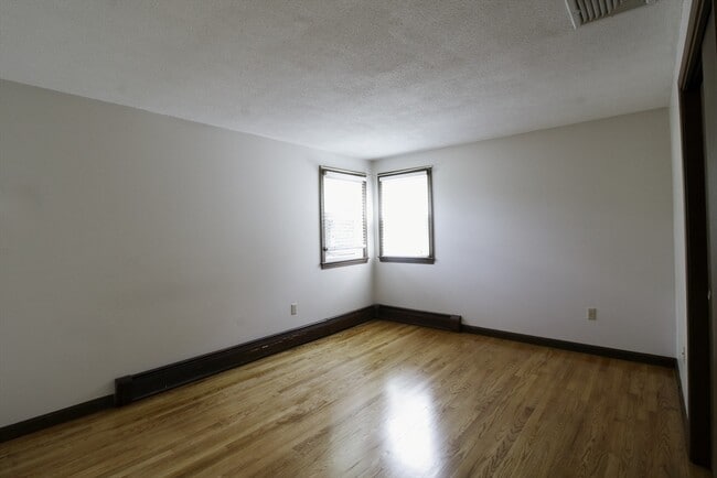 Building Photo - 116 Bliss St