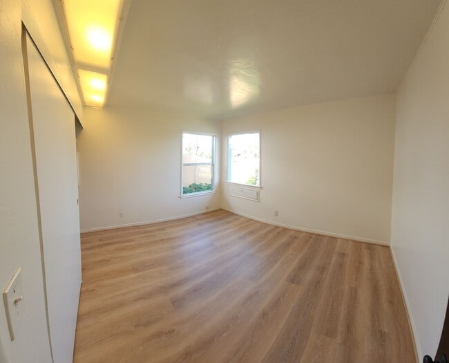 Building Photo - Los Osos Cozy Cottage