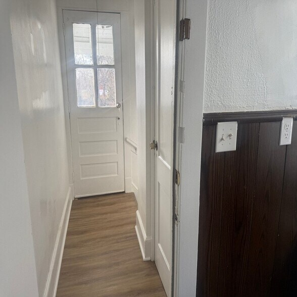 Building Photo - 182 Main St