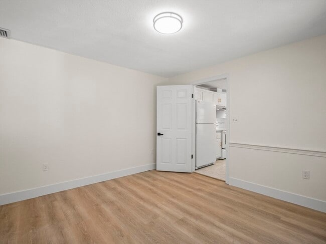 Building Photo - 40 Langley Ln