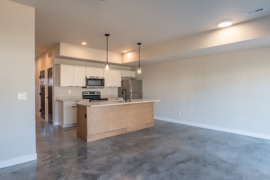 Building Photo - 3310 Stoneway Ct