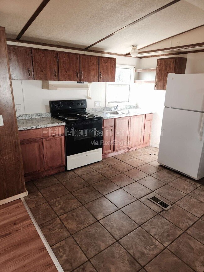 Building Photo - 36 Misty Mountain Way