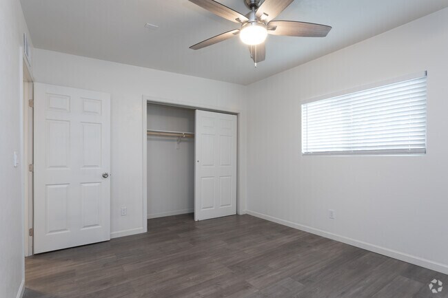 2BR, 1BA - 950SF - Santa Fe Casitas