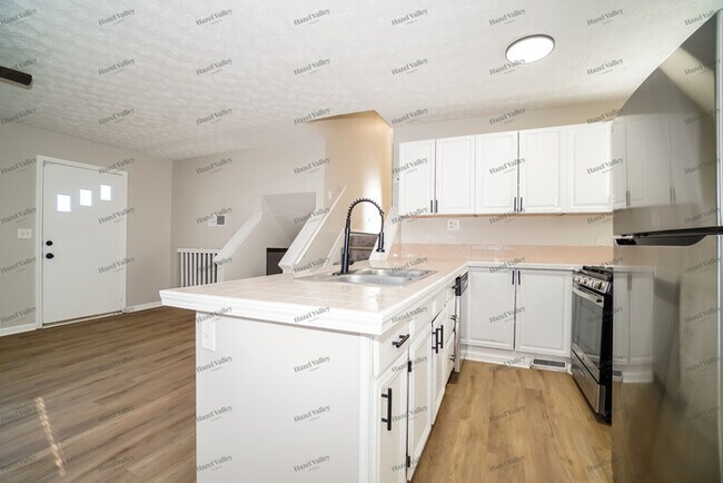 Building Photo - 2909 Gentry Ln