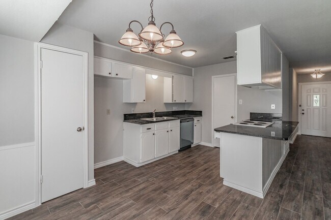 Building Photo - COMING SOON! UPDATED 3 BEDROOM IN ALEDO