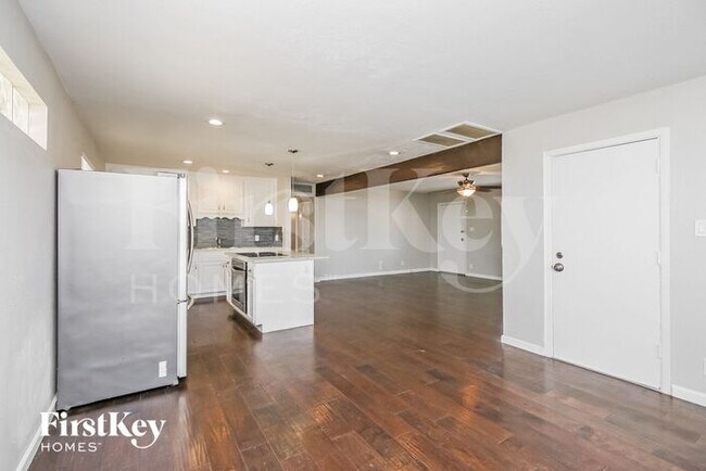 Building Photo - 7912 E Willetta St