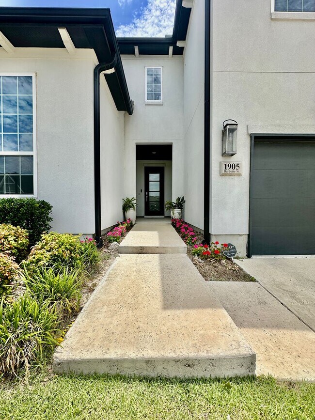Building Photo - Stunning 4BR/3.5BA Modern Home in Walsh — Available 7/21