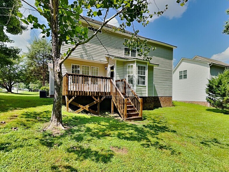 Building Photo - 100 Creekbank Ct