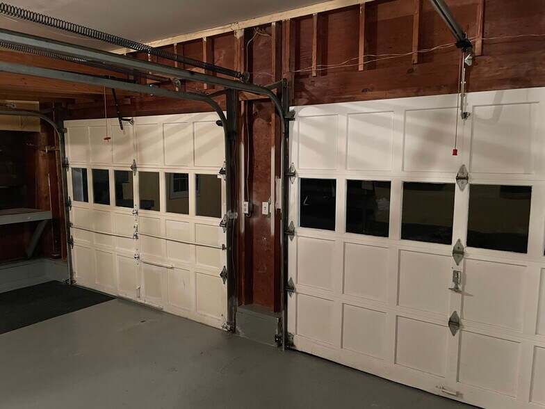 Building Photo - 35 Hastings Ave