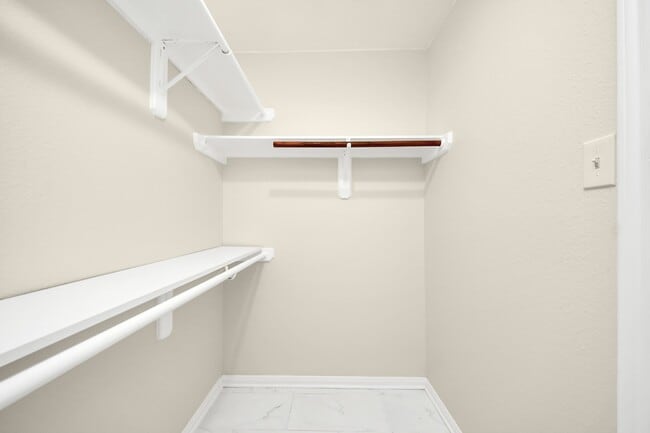 Building Photo - 5114 Santrey Dr