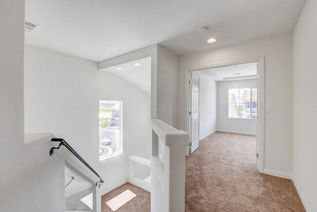 Building Photo - HUGE 3 Story, 5 Bedroom Home in the Southwest!
