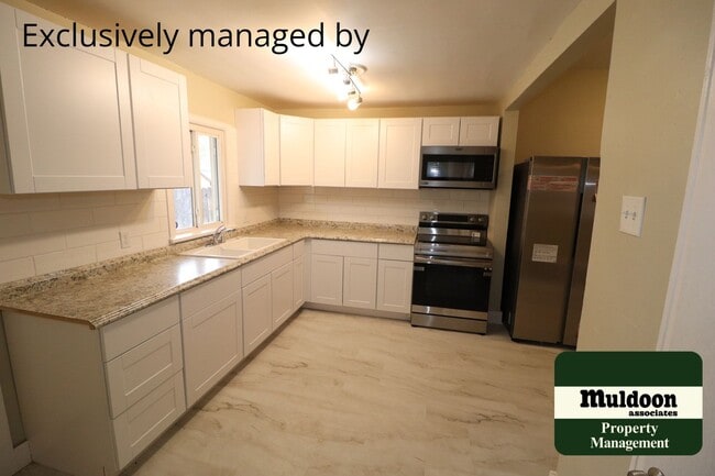 Building Photo - Adorable 1.5 Story Home - Pets Ok! Nicely Remodeled!