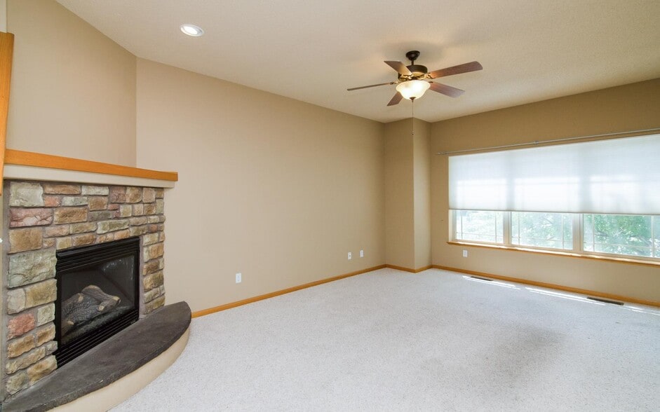 Building Photo - 1838 N Dubuque St