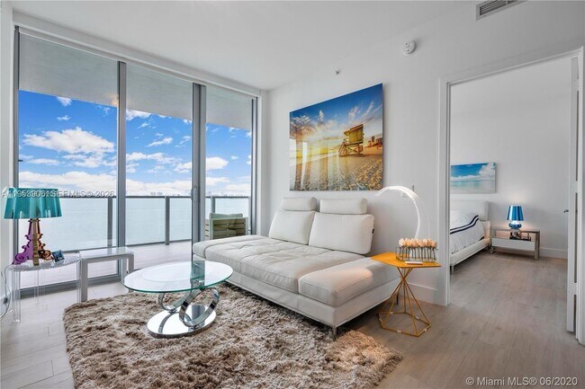 Building Photo - 2900 NE 7th Ave