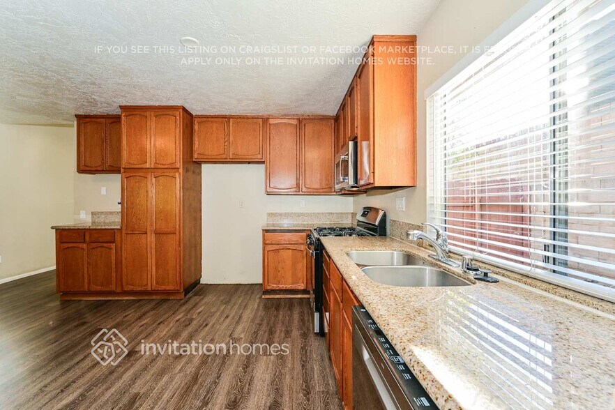 Building Photo - 20827 Calwood St