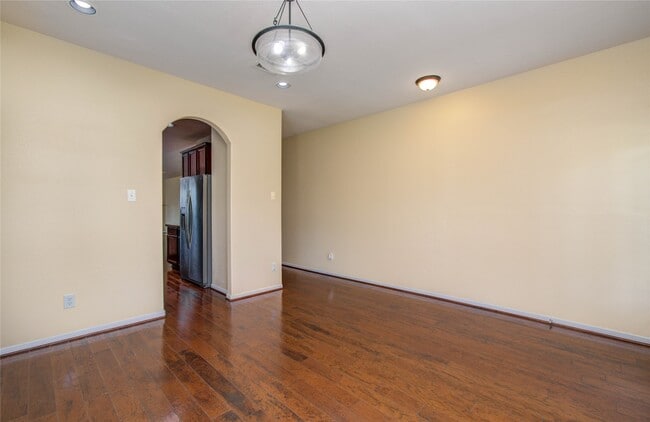 Building Photo - 17607 Memorial Falls Dr
