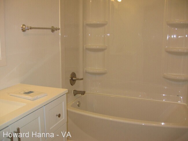 Building Photo - 2 br, 1 bath House - 2 Lumar Rd.