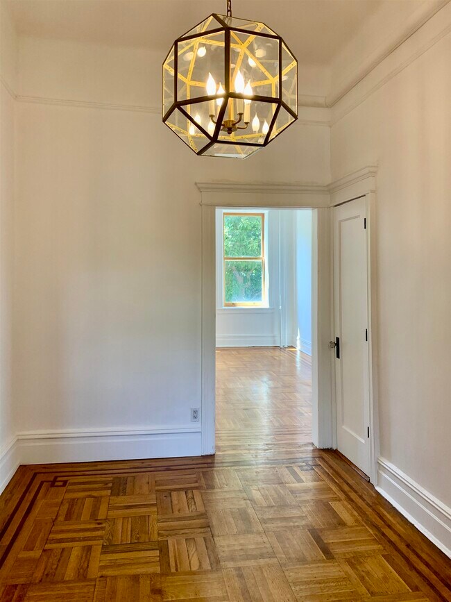 Building Photo - 284 4th St