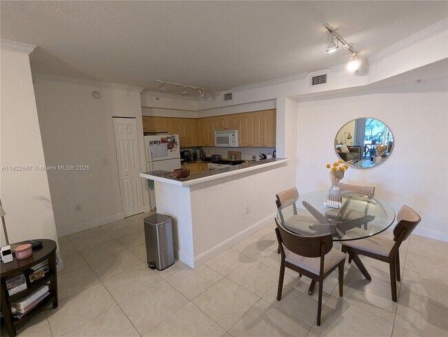 Building Photo - 6801 SW 44th St