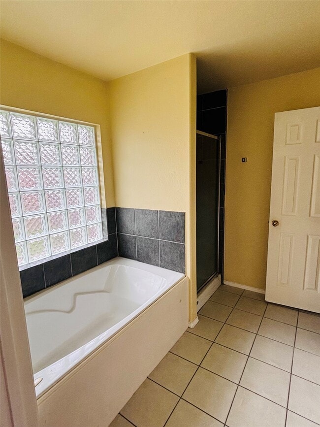 Building Photo - 6402 Hayman Dr