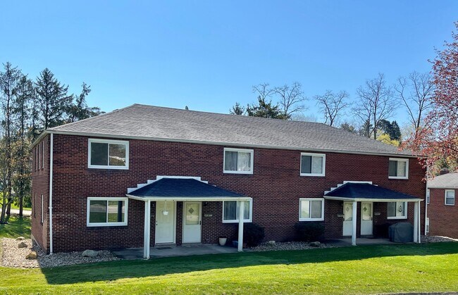 Building Photo - 619 Robbins Station Rd