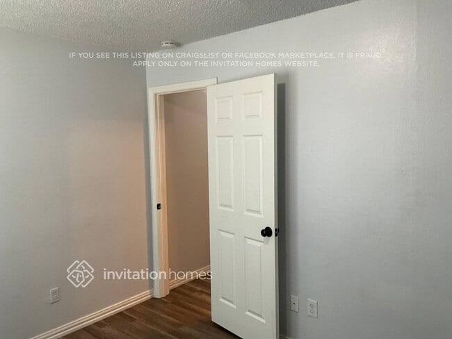 Building Photo - 340 NW Summercrest Blvd