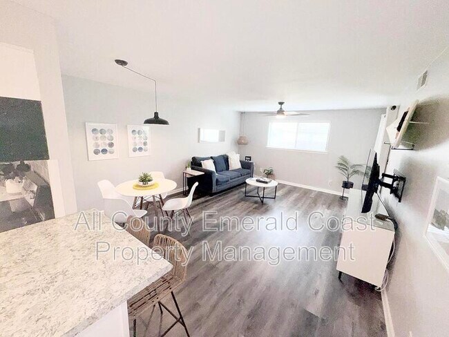 Building Photo - 3755 Scenic Hwy 98