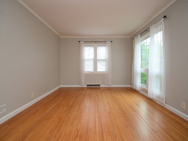 Building Photo - 2108 S 46th St