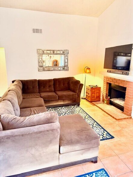 Building Photo - 6736 Foxhall Ct