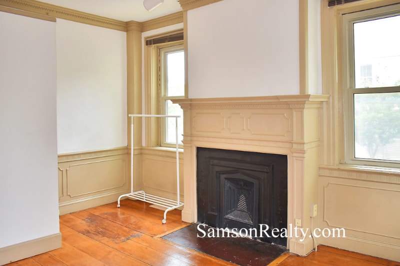 Building Photo - 323 Wickenden St