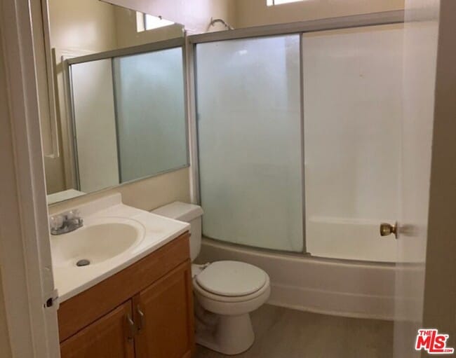Building Photo - 910 S Kingsley Dr