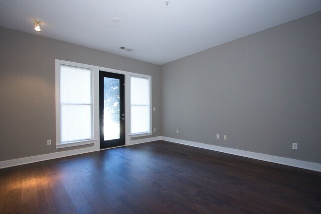 Building Photo - 1195MT