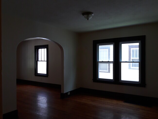 Building Photo - 265 Grand Ave