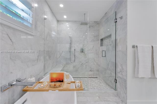 Building Photo - 4830 San Amaro Dr