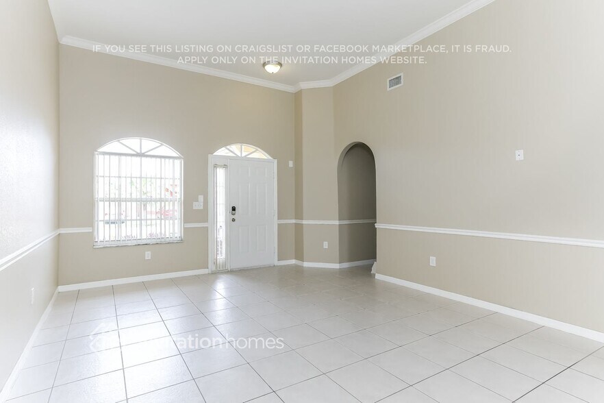 Building Photo - 16960 SW 141st Ave