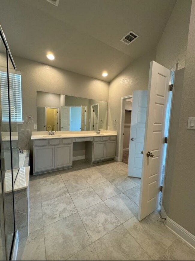 Building Photo - 6707 Gailan Ranch