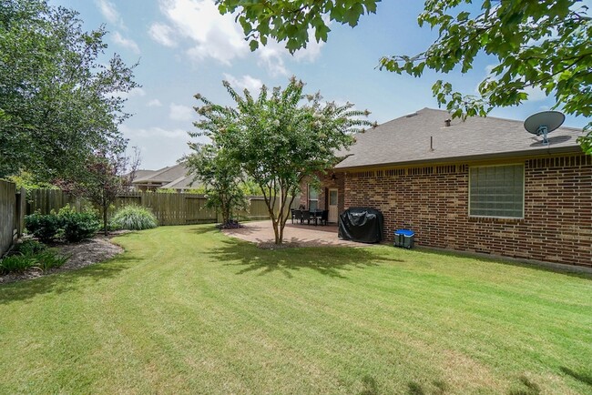 Building Photo - 6115 Sawland Dr