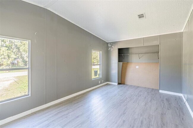 Building Photo - 4960 Tuscaroa Ave