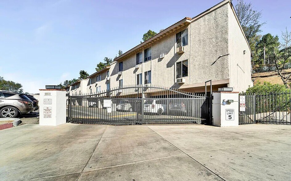 Building Photo - 28915 Thousand Oaks Blvd