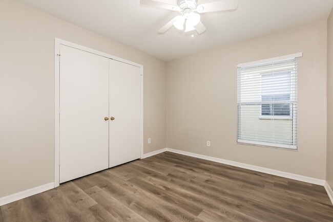 Building Photo - 11019 Golden Silence Dr