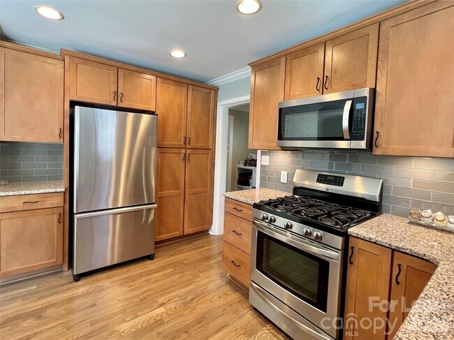 Building Photo - 4227 Murrayhill Rd