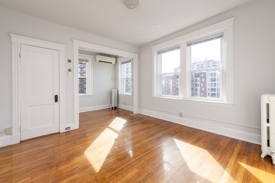 Building Photo - 21 Worthington St