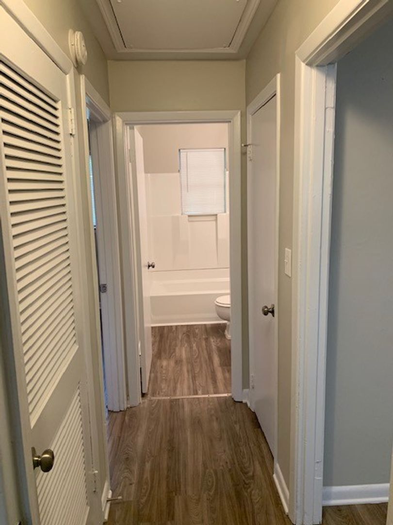 Building Photo - 1073 Wisteria Dr SW