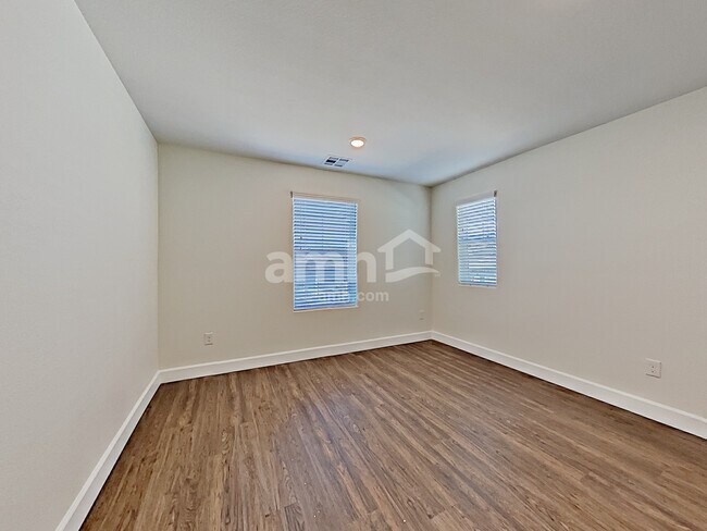 Building Photo - 8133 Inhibition Ct
